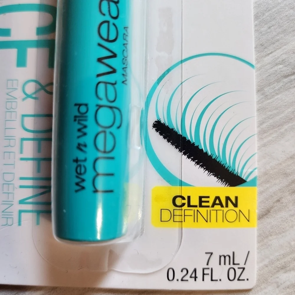 Wet n wild mascara Very Black NWT